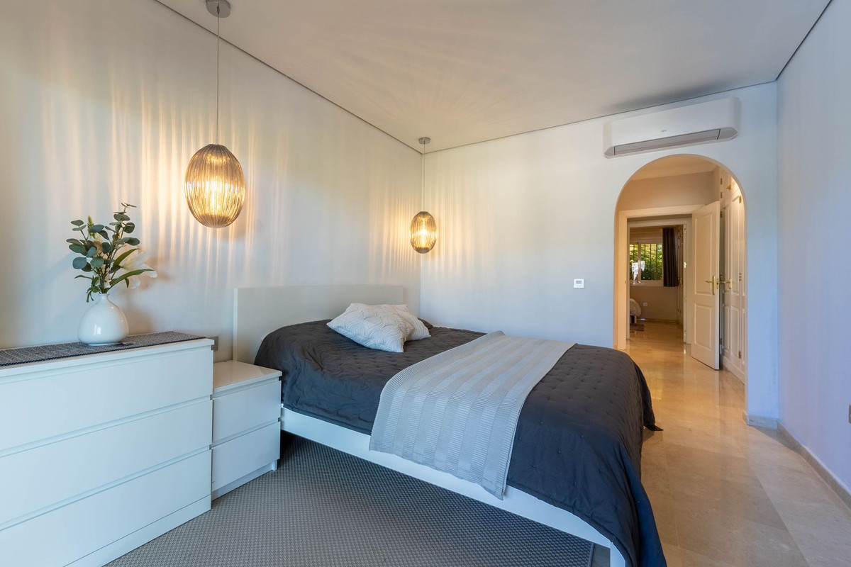 c34d6fde67b31f33798b8b223c460a5c - 16