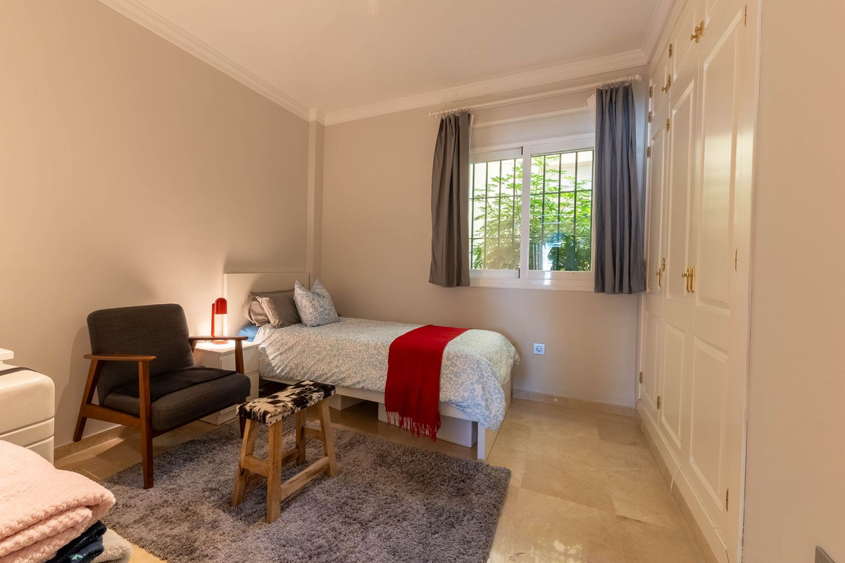 c34d6fde67b31f33798b8b223c460a5c - 18