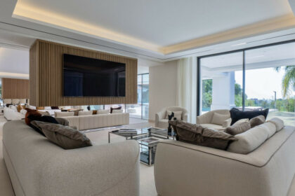 c90842b119c8905887223c4b3d0a43e4 - 77