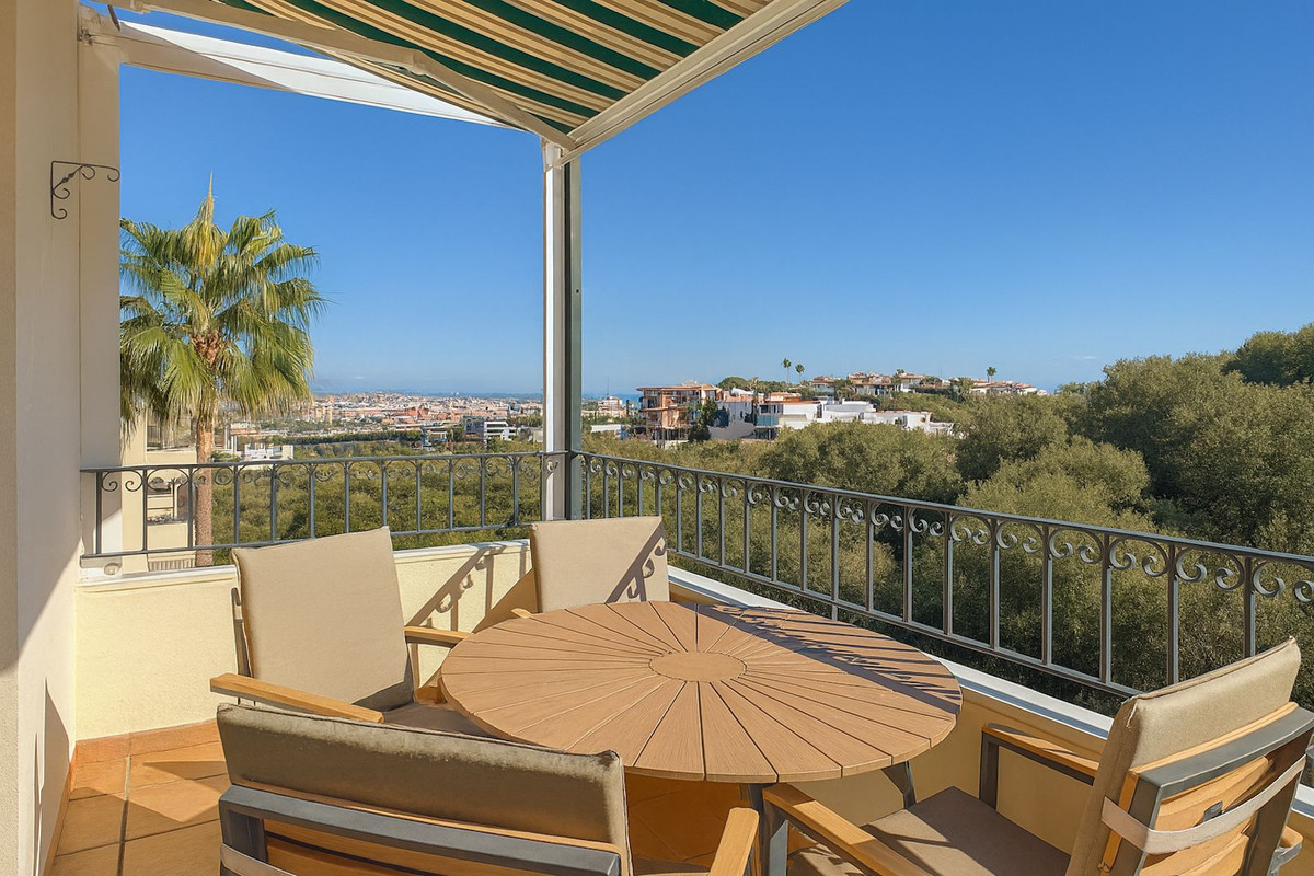 ca6167577b4db5e9d7aebb8aa72d03b1 - 23