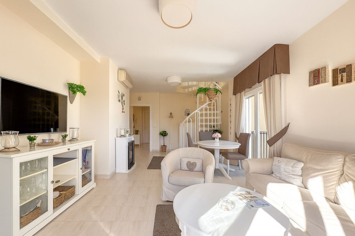 ca6167577b4db5e9d7aebb8aa72d03b1 - 24