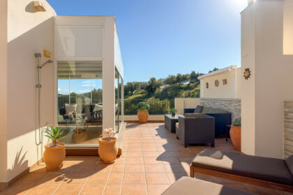 ca6167577b4db5e9d7aebb8aa72d03b1 - 33