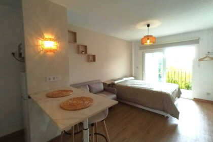 ccd518b5828943f13f83620d084b34b2 - 1