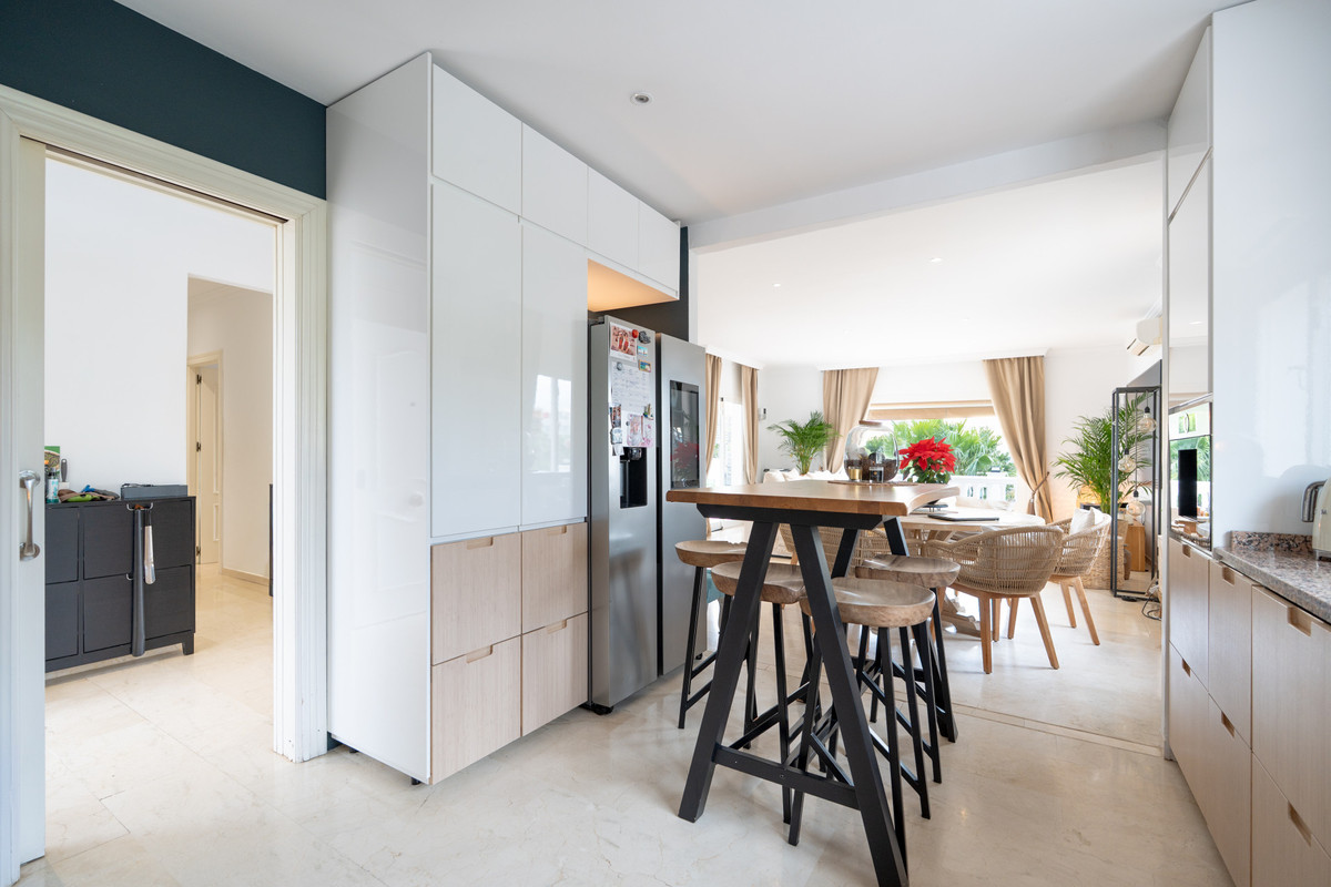 d0150756d732a36976a175043295c01b - 14