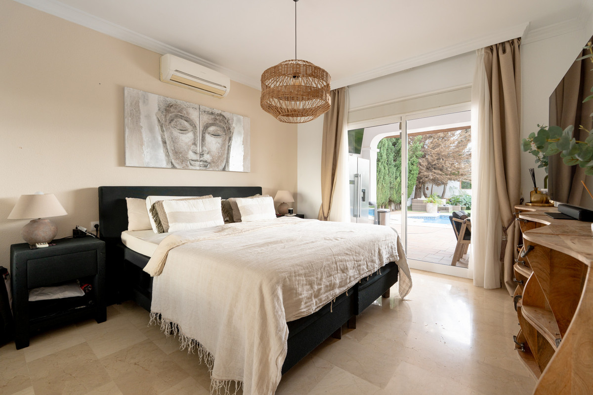 d0150756d732a36976a175043295c01b - 16