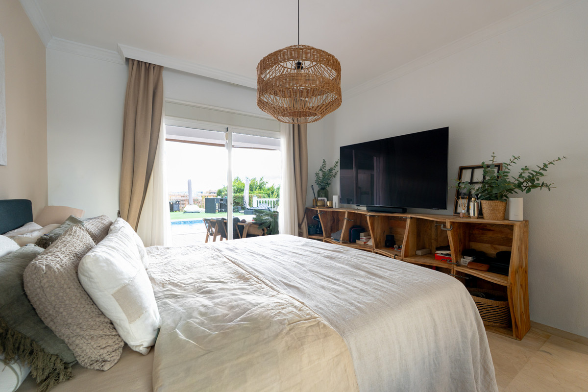 d0150756d732a36976a175043295c01b - 18