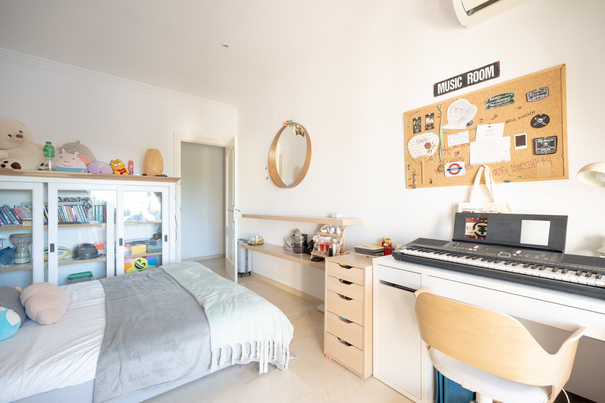 d0150756d732a36976a175043295c01b - 22