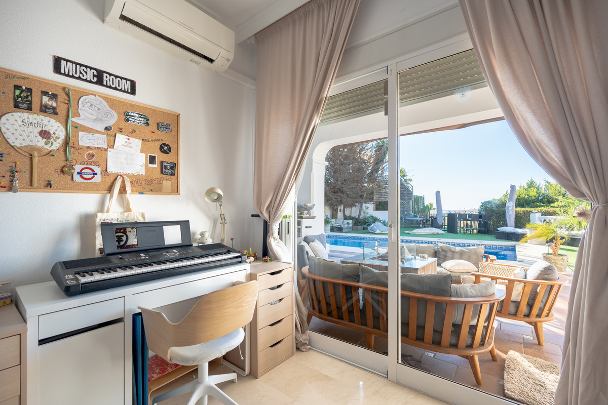 d0150756d732a36976a175043295c01b - 26