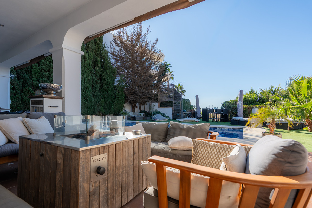 d0150756d732a36976a175043295c01b - 9