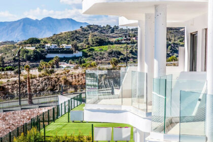 d1033020866dba185f22edc46ed0e216 - 12