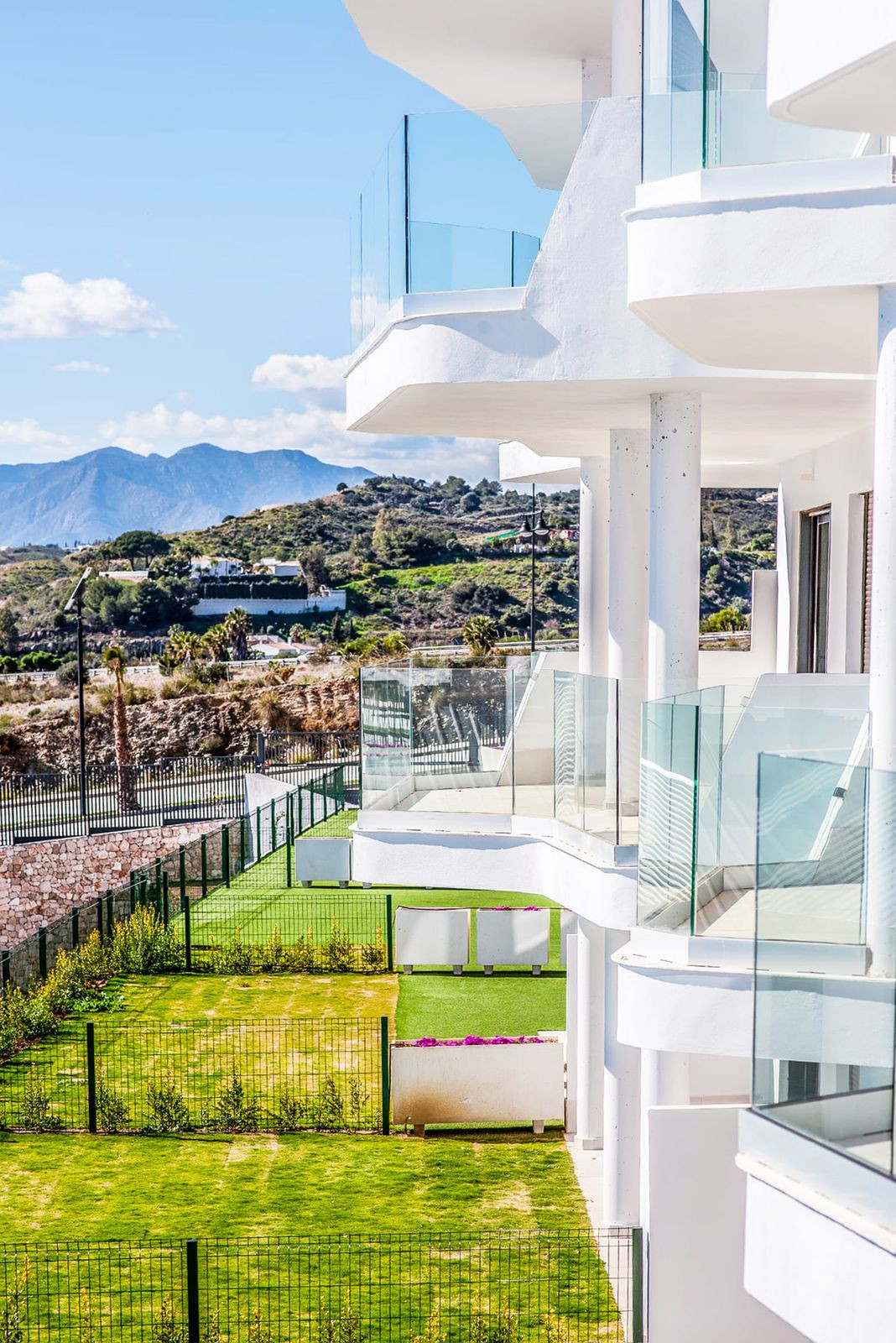 d1033020866dba185f22edc46ed0e216 - 12