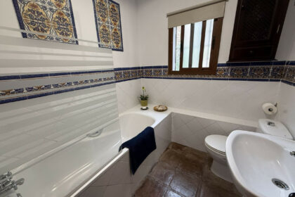 d342b9650ef0d2d6482ad5d7a94cc245 - 18