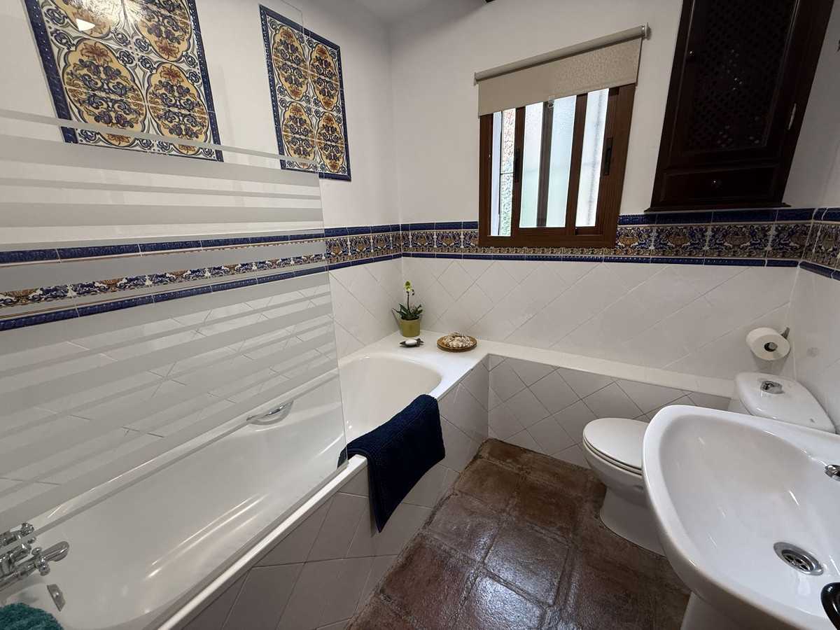 d342b9650ef0d2d6482ad5d7a94cc245 - 18