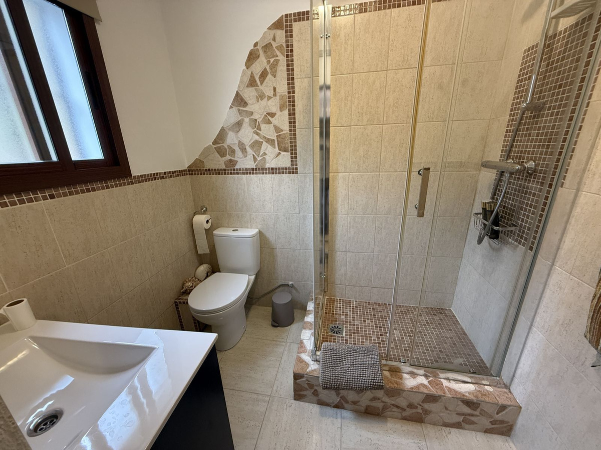 d342b9650ef0d2d6482ad5d7a94cc245 - 19