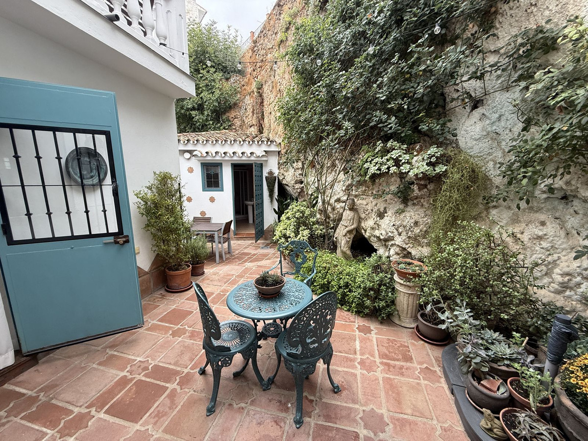 d342b9650ef0d2d6482ad5d7a94cc245 - 2