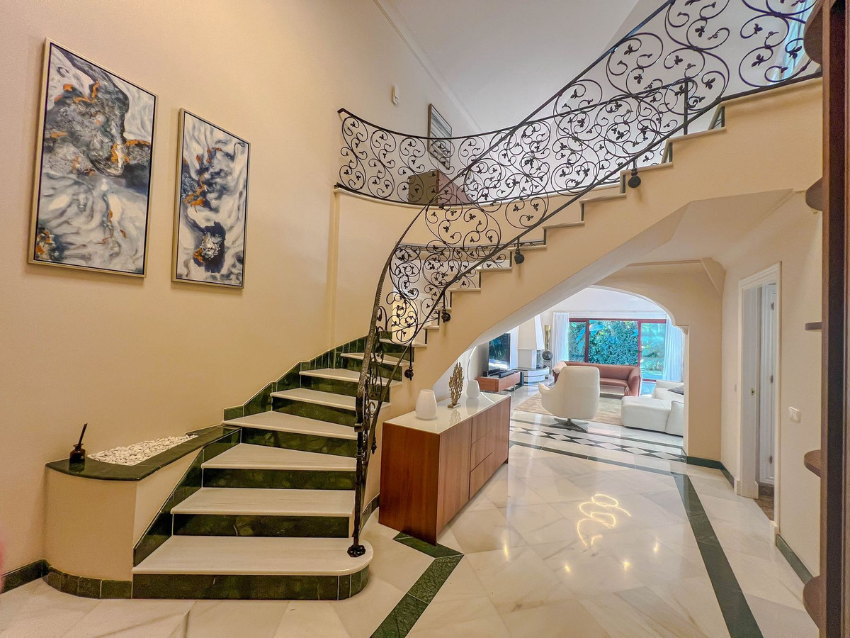 d3c5d6676963c14a6c54f5f4444a65a3 - 10