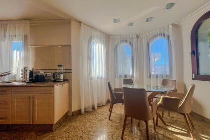 d3c5d6676963c14a6c54f5f4444a65a3 - 12