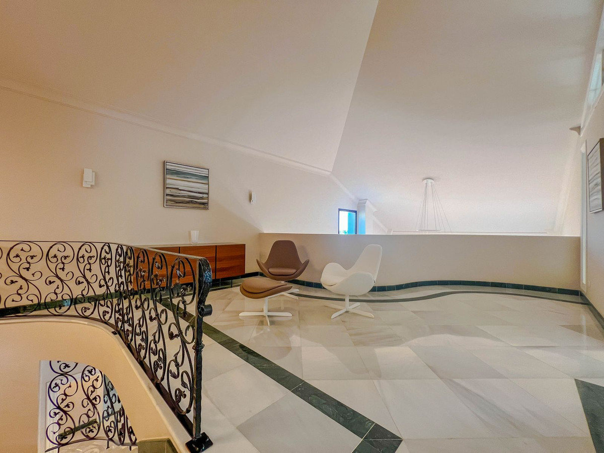 d3c5d6676963c14a6c54f5f4444a65a3 - 19