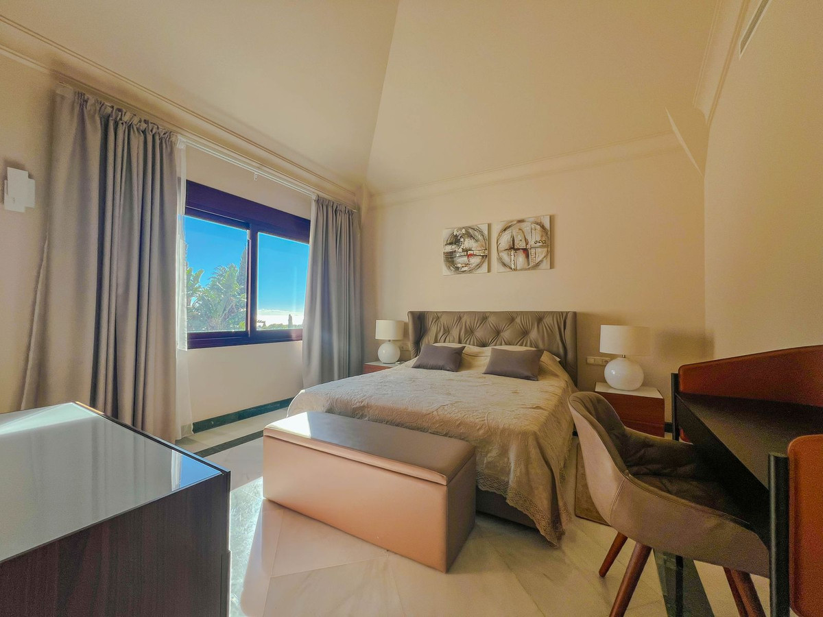 d3c5d6676963c14a6c54f5f4444a65a3 - 20