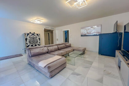 d3c5d6676963c14a6c54f5f4444a65a3 - 25