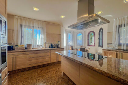 d3c5d6676963c14a6c54f5f4444a65a3 - 4