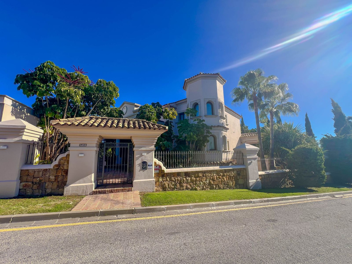 d3c5d6676963c14a6c54f5f4444a65a3 - 44