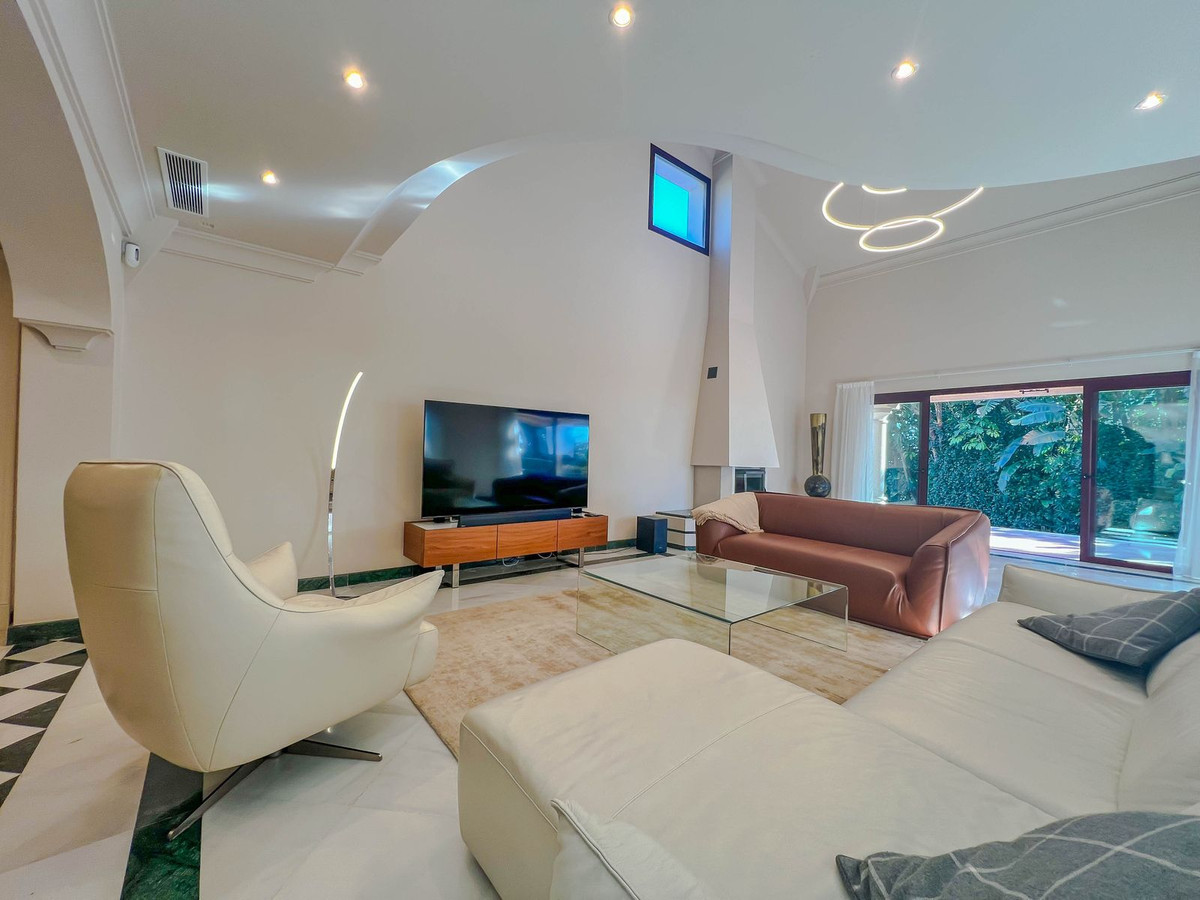 d3c5d6676963c14a6c54f5f4444a65a3 - 9