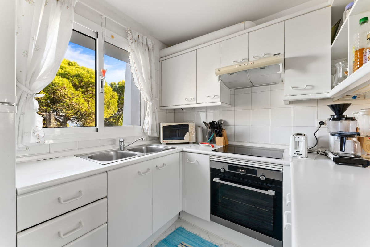 d3cee2e88c9f99965e2ac3a7921d406a - 11