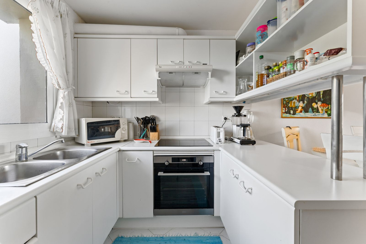 d3cee2e88c9f99965e2ac3a7921d406a - 12