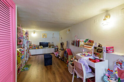 d4f79146daefaf0c3a5cacbcc7e3f301 - 13