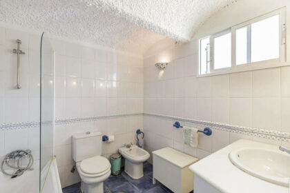 d4f79146daefaf0c3a5cacbcc7e3f301 - 15