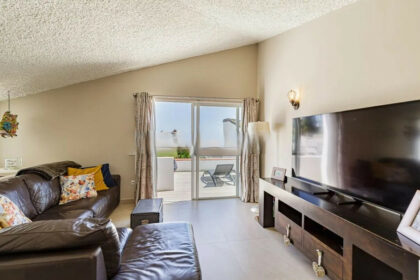 d4f79146daefaf0c3a5cacbcc7e3f301 - 8