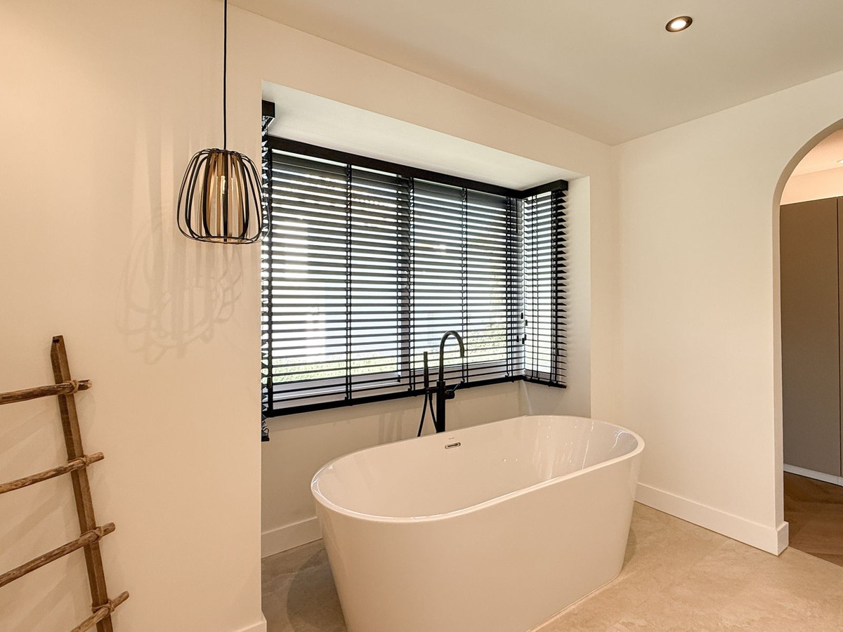 d530065f3060b2e1d1d1d4337a8df425 - 37