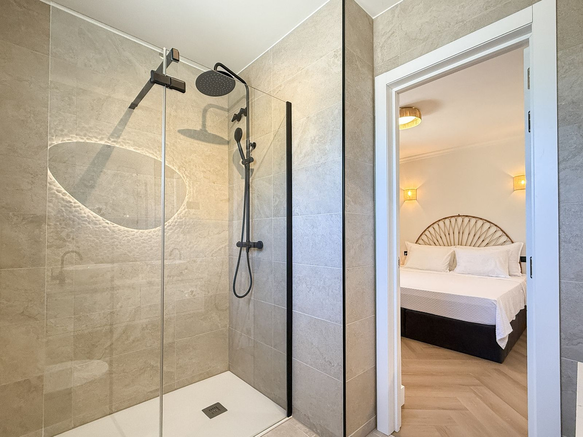 d530065f3060b2e1d1d1d4337a8df425 - 43