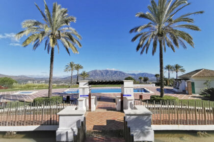 d73a06386399be02d5d3c047c1be96ee - 13