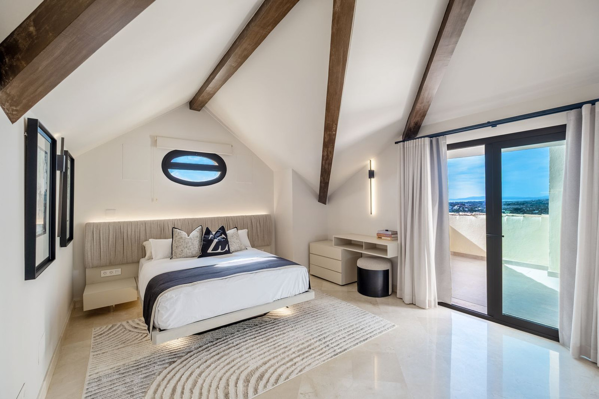 d77f7e9c0f5ae5741dfefd023862cda0 - 12