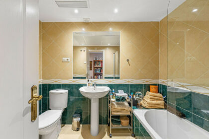 d8f1cfc8f6f6eab22c681d8ad3f5625b - 20