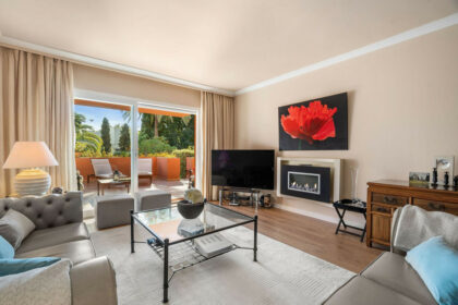 d8f1cfc8f6f6eab22c681d8ad3f5625b - 9