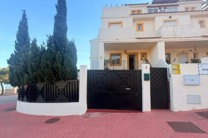 d9e31d49fc83bacff0444d875487964e - 1