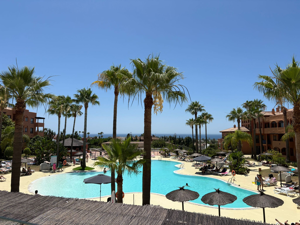 da0f0c1cb5a64afd6824e9c85aefaf64 - 1