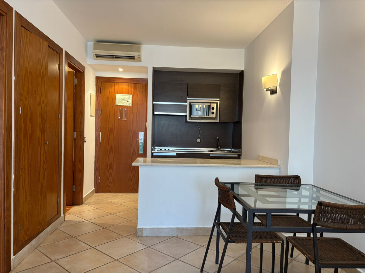 da0f0c1cb5a64afd6824e9c85aefaf64 - 10