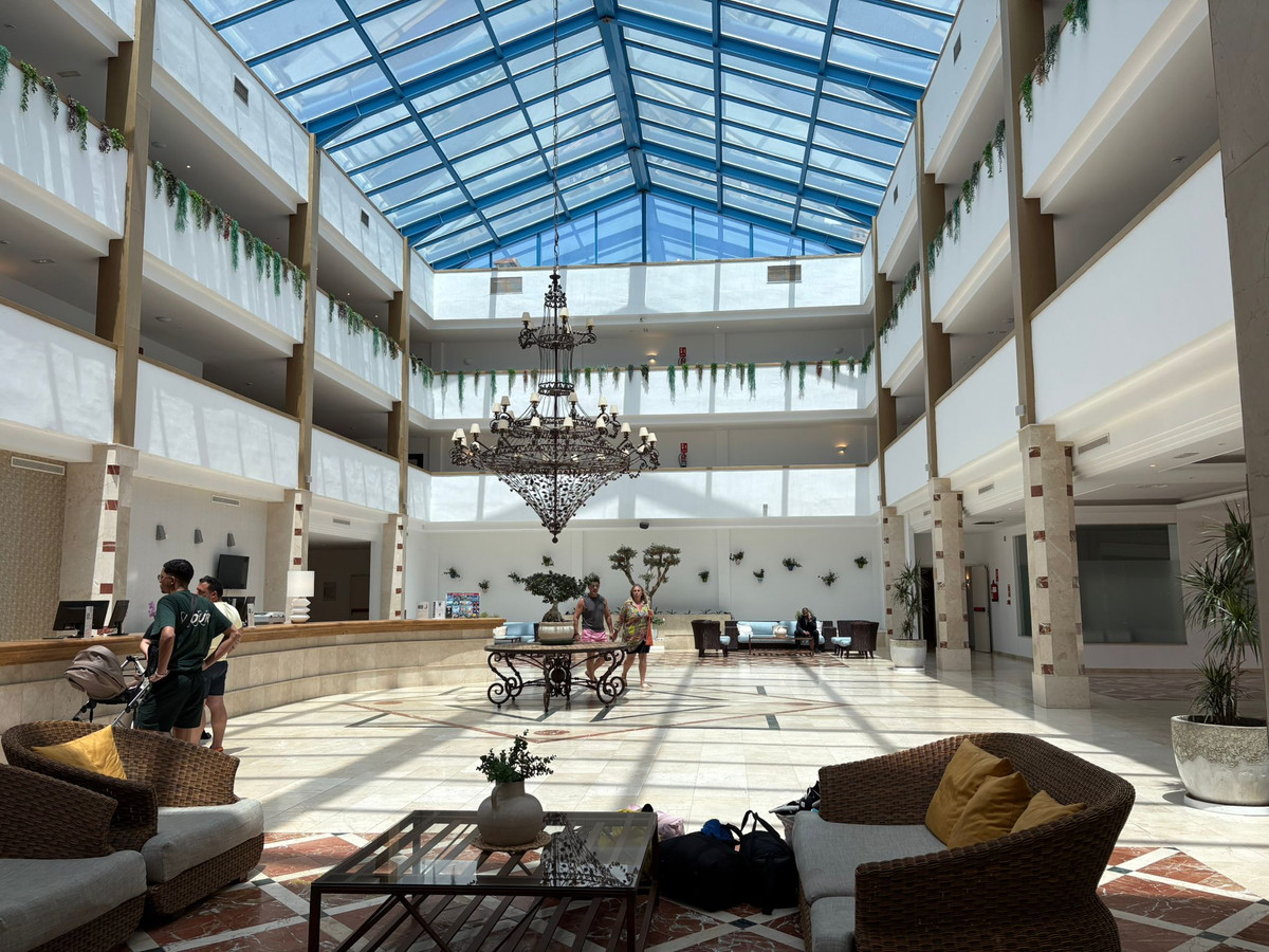 da0f0c1cb5a64afd6824e9c85aefaf64 - 14