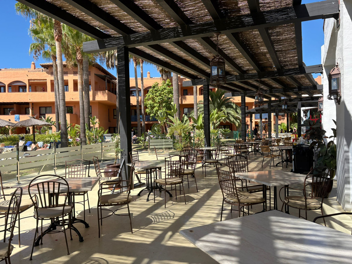 da0f0c1cb5a64afd6824e9c85aefaf64 - 15