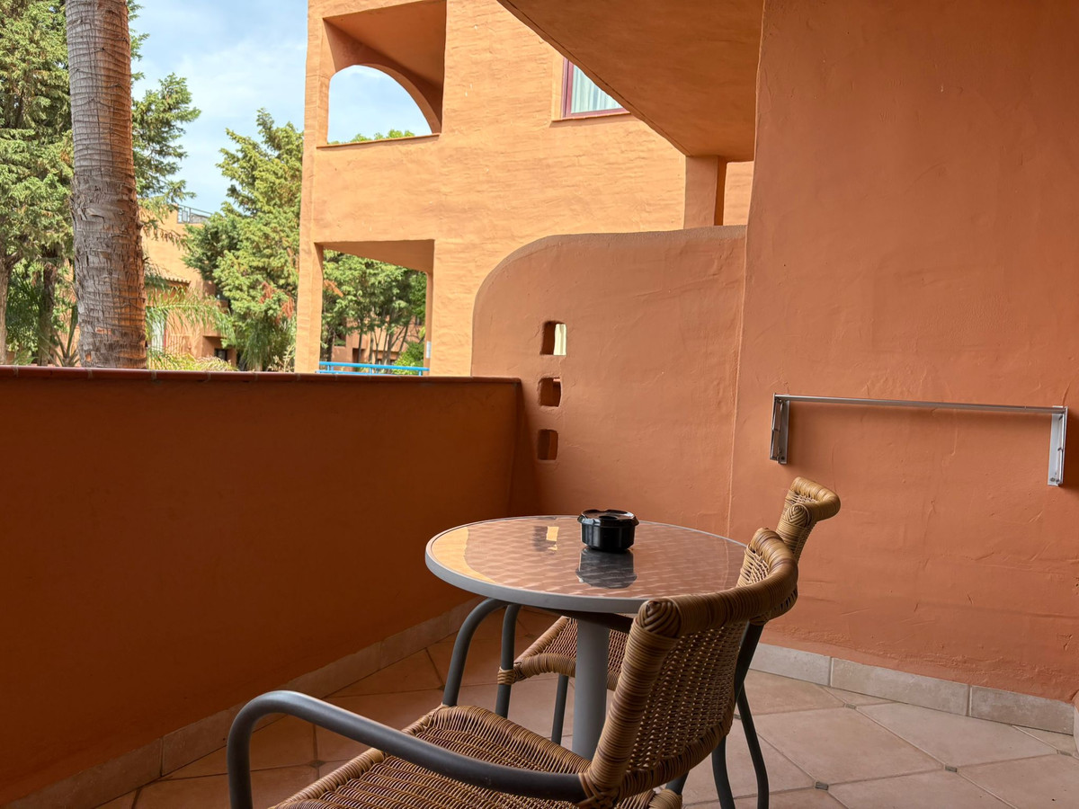 da0f0c1cb5a64afd6824e9c85aefaf64 - 19