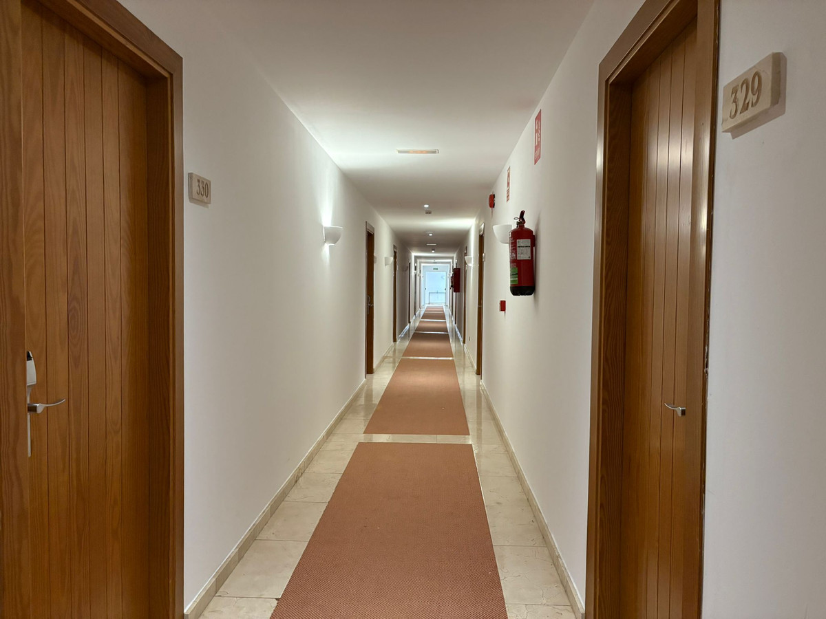 da0f0c1cb5a64afd6824e9c85aefaf64 - 9