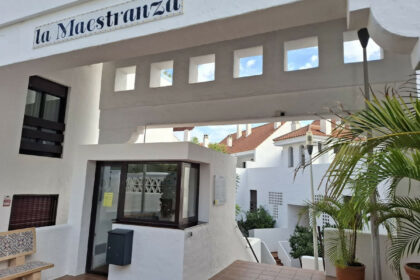 dae5d7c5ba466b6780109805bf2ad028 - 32