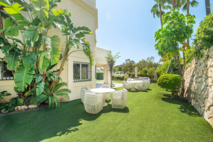 db5b61f821259f2bed29df7092e1930a - 1