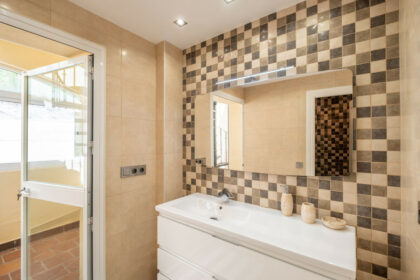 db5b61f821259f2bed29df7092e1930a - 17