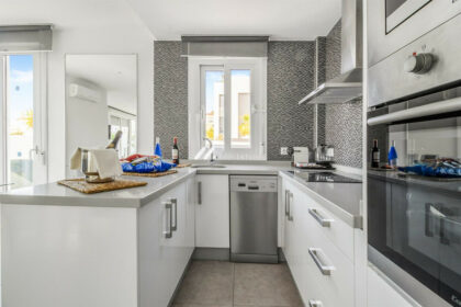 dbf05bf0ae8630bd1c76bf66c790ea29 - 12