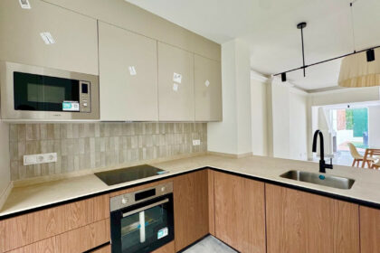 dc223848df302f1cab40d88e946d6da7 - 23